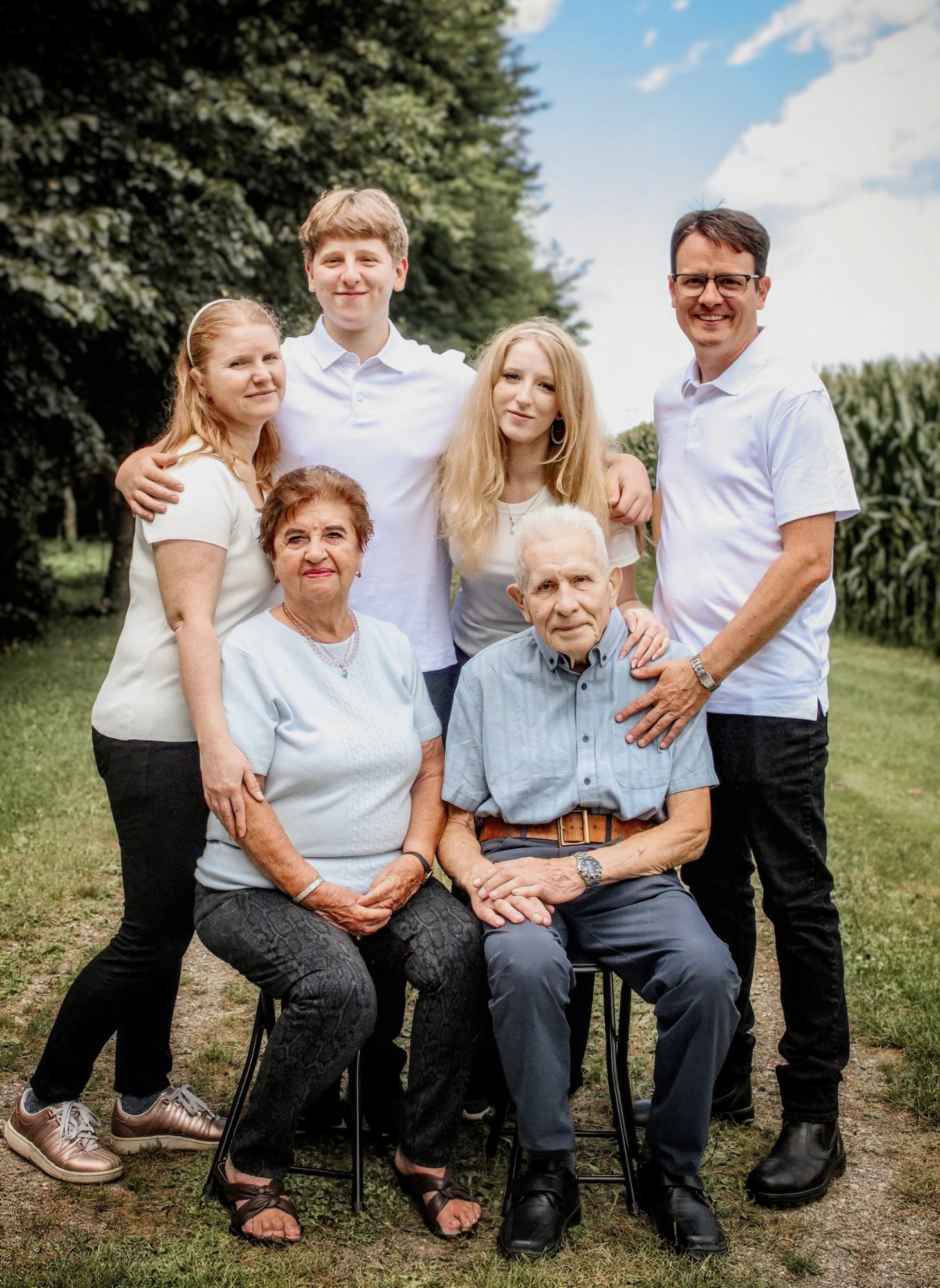 Extended family portrait with grandparents and grandchildren in Elmira, Ontario